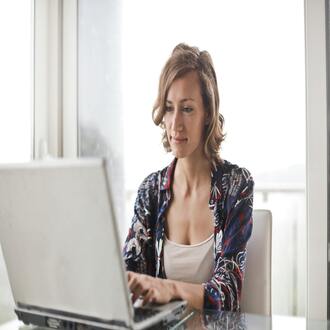 5 signes silencieux qu'il y a du harcèlement au travail dans ton équipe