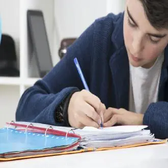 Brimades et santé mentale pendant l'enfance : comment les détecter et agir ?