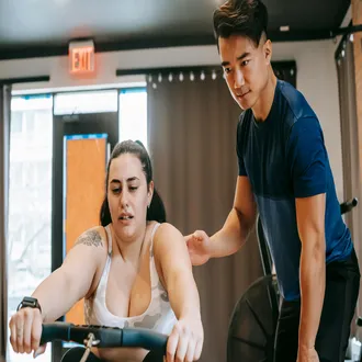 Coach personnel et nutritionniste : comment les combiner pour de meilleurs résultats