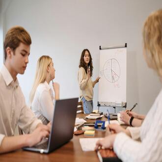 Communication non verbale en entretiens d'embauche: convaincre sans parler - communication non verbale