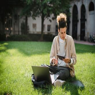 Cours en ligne avec diplôme : boostez votre carrière depuis chez vous -  cursos baratos online con certificado