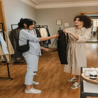 Dire non avec respect : comment gérer les clients difficiles qui en demandent trop