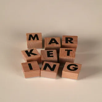 L'effet halo et l'importance de la première impression de ta marque - psychologie marketing