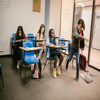 La méthode kiva et autres programmes de prévention du harcèlement scolaire