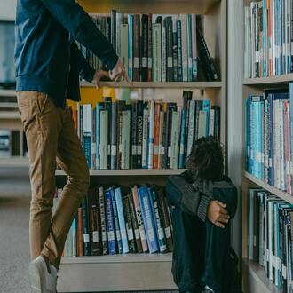 Le triangle du harcèlement : agresseurs, victimes et le rôle clé des témoins - harcelement scolaire
