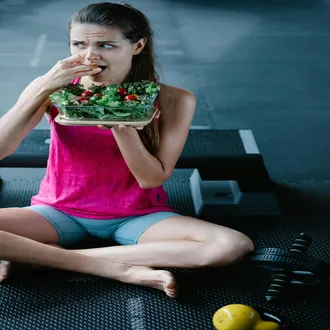 Nutrition sportive pour les femmes : recommandations et adaptations