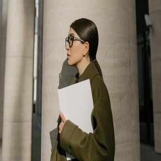 Qu'est-ce que le gaslighting au travail ? exemples pratiques au bureau - harcelement au travail